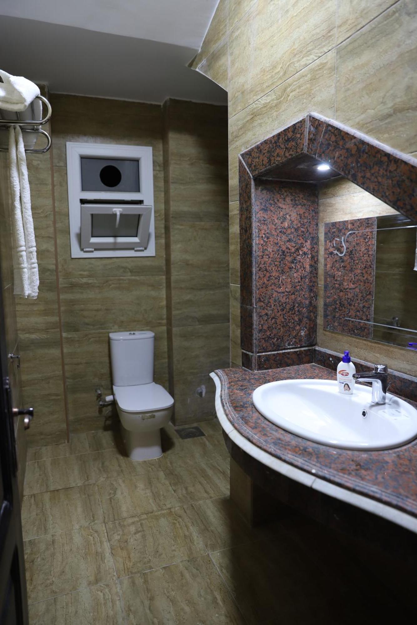 King Khufu Pyramids View Hotel Kafrat al Jabal Екстер'єр фото